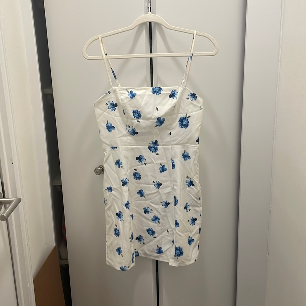 Princess Polly dress. Super flattering. Barely worn.